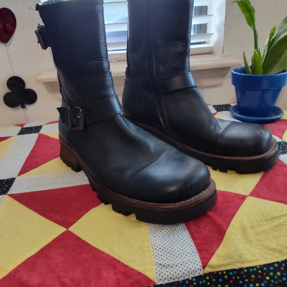 Men's Rugged Black Leather Boots